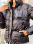 Осіння чорна тепла курточка з коміром-стійка, з принтом та кишенями по боках з 42 по 48 розмір (3)