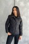 Демісезонна жіноча чорна куртка стьобана з коміром-стійка та кишенями на кнопках з 42 по 46 розмір (1)