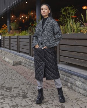 Чорне стильне та практичне демісезонне комбіноване пальто. PV163 - SvitStyle