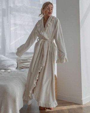 Жіночий довгий халат з плюшевої махри з рюшами молочного кольору.QC30097 Розмір:UNI - 8613558 - SvitStyle
