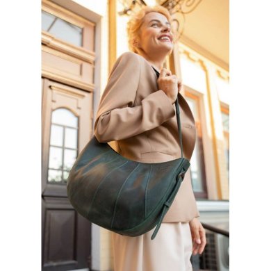 Шкіряна жіноча сумка Круасан зелена - SvitStyle