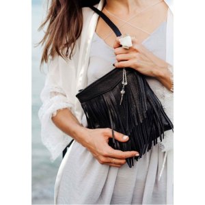 Шкіряна жіноча сумка з бахромою міні-кроссбоді Fleco чорна - 8536681 - SvitStyle