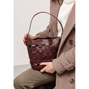 Шкіряна плетена жіноча сумка Пазл M бордова Krast - 8536855 - SvitStyle