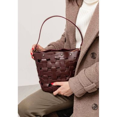 Шкіряна плетена жіноча сумка Пазл M бордова Krast - SvitStyle