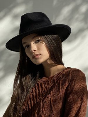 Капелюх жіночий фетровий Федора D.Hats ковбойка чорного кольору - SvitStyle