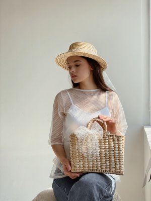 Капелюх жіночий солом'яний літній з прямими полями і білим бантиком з кошиком бежевий - 8614130 - SvitStyle