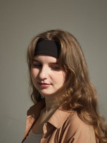 Жіноча повязка на голову рівна чорного кольору - SvitStyle