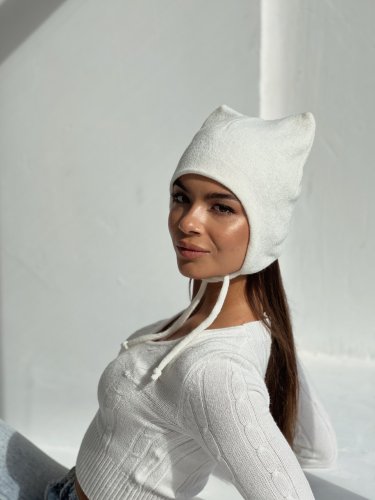 Шапка з вушками кішка D.Hats молочного кольору тепла універсальна - SvitStyle