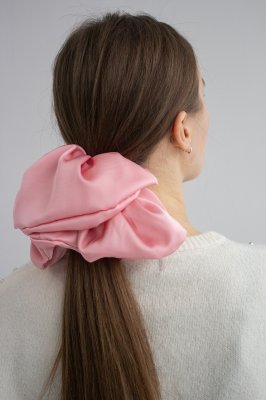 Гумка для волосся D.Hats із шовку рожевого кольору універсальна - 8614331 - SvitStyle