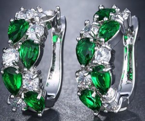 Позолочені сережки із зеленими та білими кристалами код 521 - 8609864 - SvitStyle