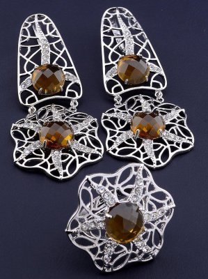 Комплект прикрас сережки і кільце з бежевими фіанітами код 1556 - SvitStyle