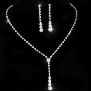 Комплект прикрас жіночий сережки і намисто з кристалами код 1766 - SvitStyle