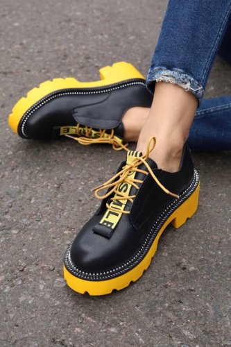 Туфлі жіночі чорні на шнурівці Т1700 - SvitStyle