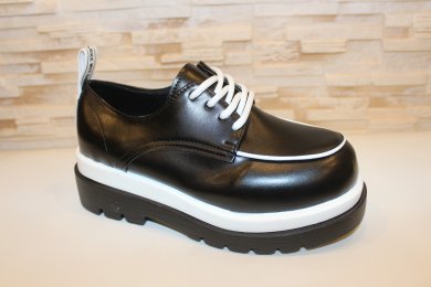 Туфлі жіночі чорні на шнурівці Т1702 - SvitStyle
