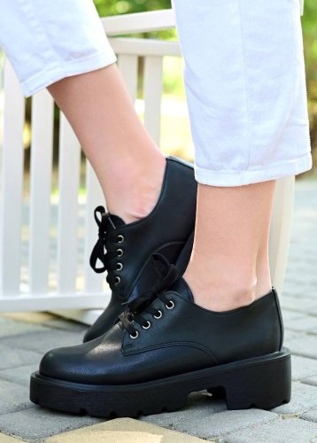 Туфлі жіночі чорні на шнурівці Т1705 - SvitStyle