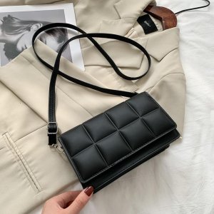Невелика жіноча чорна сумка клатч код 3-476 - SvitStyle
