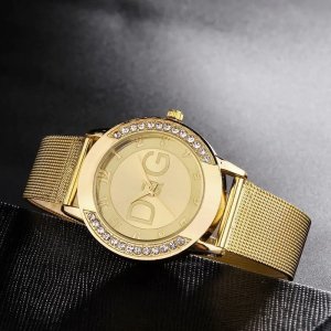 Зовнішній жіночий годинник із золотистим ремінцем код 715 - SvitStyle