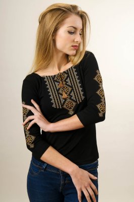 Жіноча вишита футболка з рукавом 3/4 чорного кольору з коричневим геометричним орнаментом «Гуцулка» S - 8609744 - SvitStyle