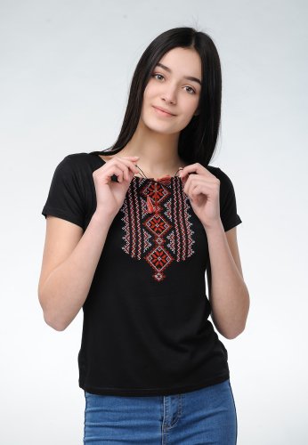 Жіноча вишита футболка з класичним орнаментом Гуцулка (червона вишивка) S - SvitStyle