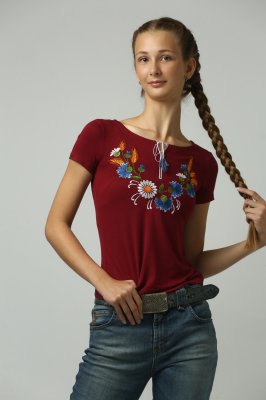 Бордова жіноча футболка з квітковою вишивкою "Віночок" - 8609779 - SvitStyle