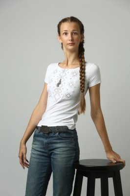Жіноча вишита футболка білого кольору із сірою вишивкою ""Карпатський орнамент" M - 8609782 - SvitStyle