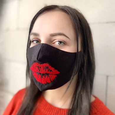 Захисна маска з вишивкою Помада чорна - SvitStyle