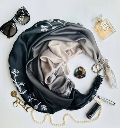 Дизайнерська хустка Блек Баккара від бренду MyScarf, Преміум коллекція - SvitStyle
