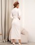 Молочна сукня з розрізом та довгими рукавами (3)