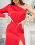 Червона шовкова сукня з асиметричною горловиною (4)