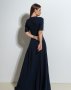 Темно-синя довга сукня з розкльошеним низом (3)