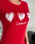 Червона трикотажна футболка з серцем і написом (4)