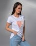 Біла трикотажна футболка з великим серцем (2)