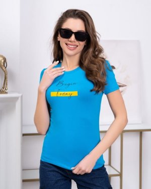 Блакитна трикотажна футболка з написом - 40992-01 - 8524771 - SvitStyle