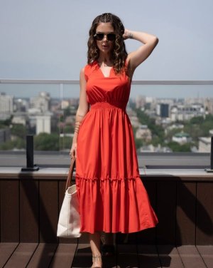 Червона сукня з V-подібними вирізами - 8551071 - SvitStyle