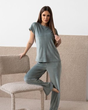 Оливкова велюрова піжама з вільними брюками - 8600586 - SvitStyle