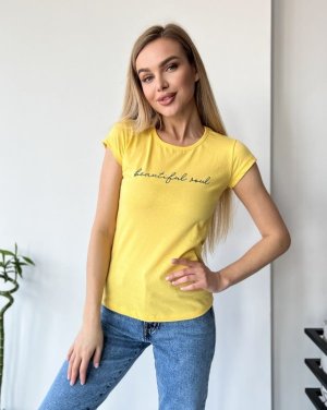 Жовта футболка з бавовни з написом - 8615329 - SvitStyle