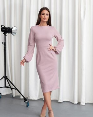 Світло-рожева облягаюча сукня міді довжини - SvitStyle