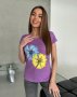 Бузкова бавовняна футболка з яскравим квітковим малюнком (1)