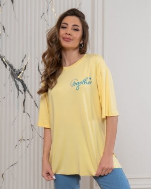 Жовта подовжена футболка з написом - 8616024 - SvitStyle