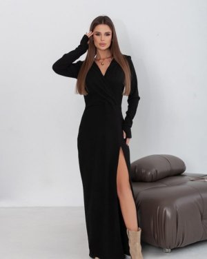 Чорна ангорова довга сукня з розрізом і капюшоном - SvitStyle