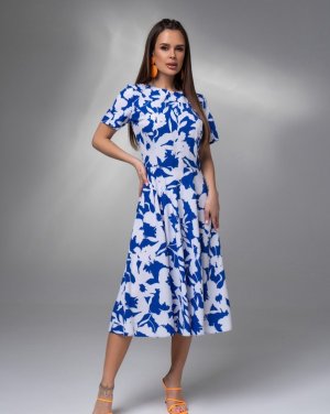 Біло-синя приталена сукня з квітковим принтом - SvitStyle