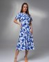 Біло-синя приталена сукня з квітковим принтом (1)