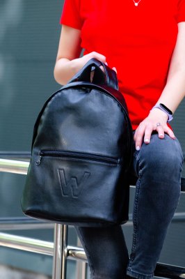 Чорний міський рюкзак з гладкого шкірозамінника із зовнішньою кишенею на блискав - 7704926 - SvitStyle