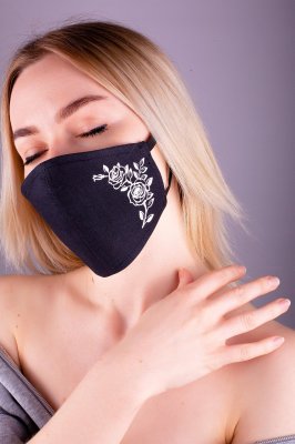 Чорна багаторазова маска для обличчя Roses Without - SvitStyle