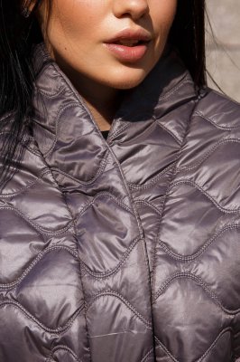 Жіноча демісезонна куртка-кімоно зі стьобаної плащової тканини - 8613847 - SvitStyle